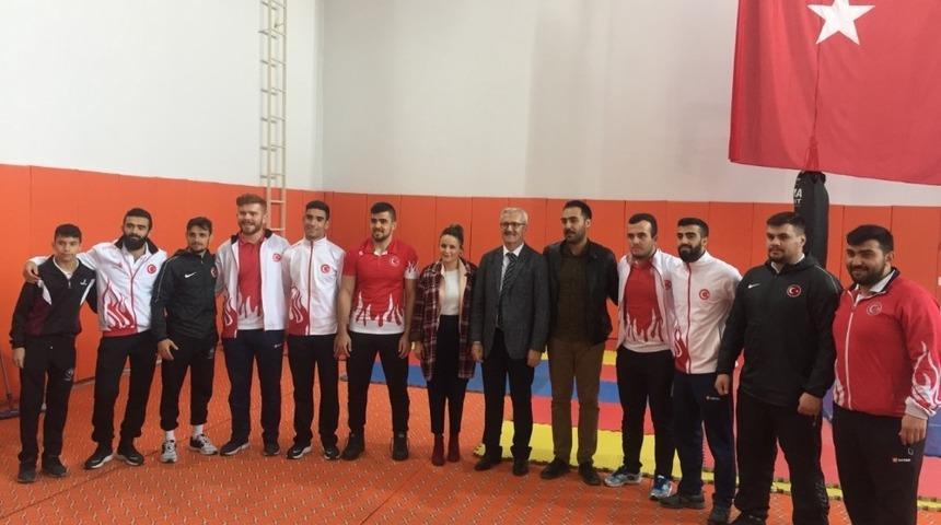 Kulu Belediyesi Gençlik ve Spor Kulübü İşitme Engelliler Derneği açıldı