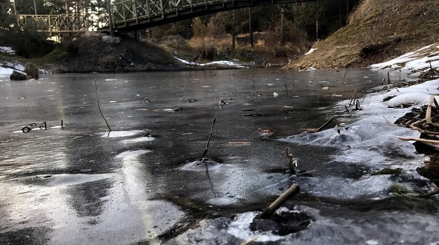 Erzurum'da Kütüklü Göleti dondu