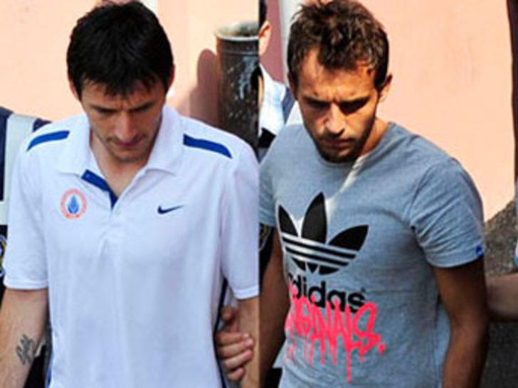 Ece Erken nişanlandı G1