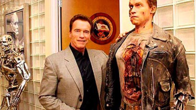 Şimdi de kovboyluğa soyundu