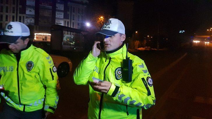 Yolun karşısına geçen kadına otomobil çarptı G5