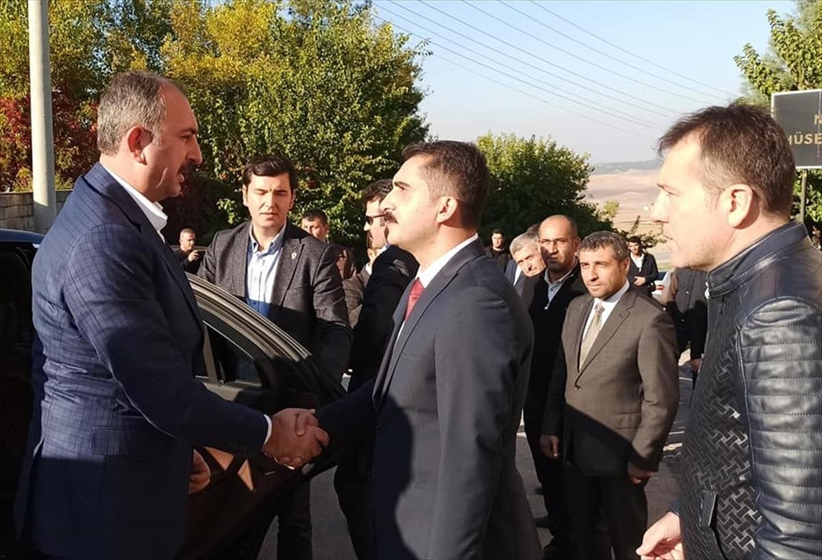 Adalet Bakanı G&uuml;l, Gaziantep&rsquo;te taziye ziyaretlerinde bulundu