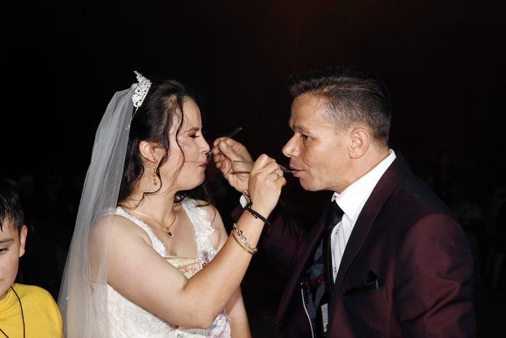 Davetliler şaşkına döndü! Pasta yerine çiğ köfte kestiler! G5