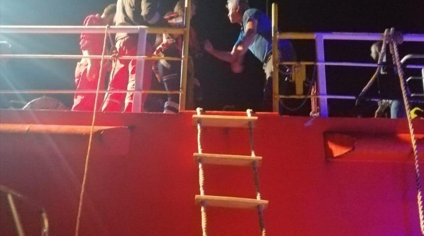 Gemide rahatsızlanan kişiye tıbbi tahliye