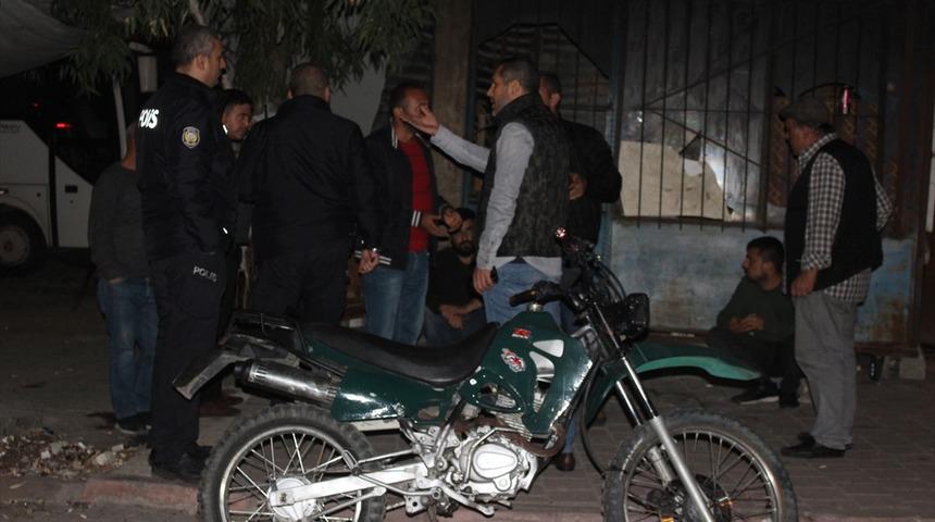 Adana'da silahlı saldırı! Sohbet eden arkadaşlara kurşun yağdırdılar!