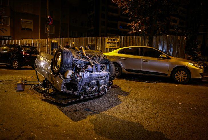 İstanbul'da polisten kaçan otomobil ortalığı savaş alanına çevirdi! Tam 6 aracı biçti! G4