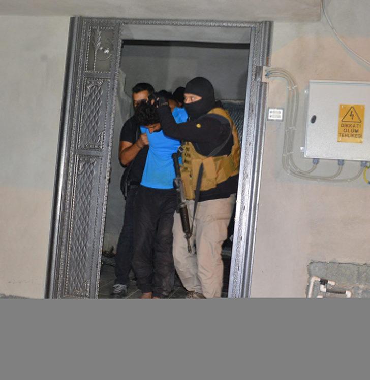 Adana'da eylem hazırlığında olduğu iddia edilen 4 DEAŞ'lı yakalandı G1