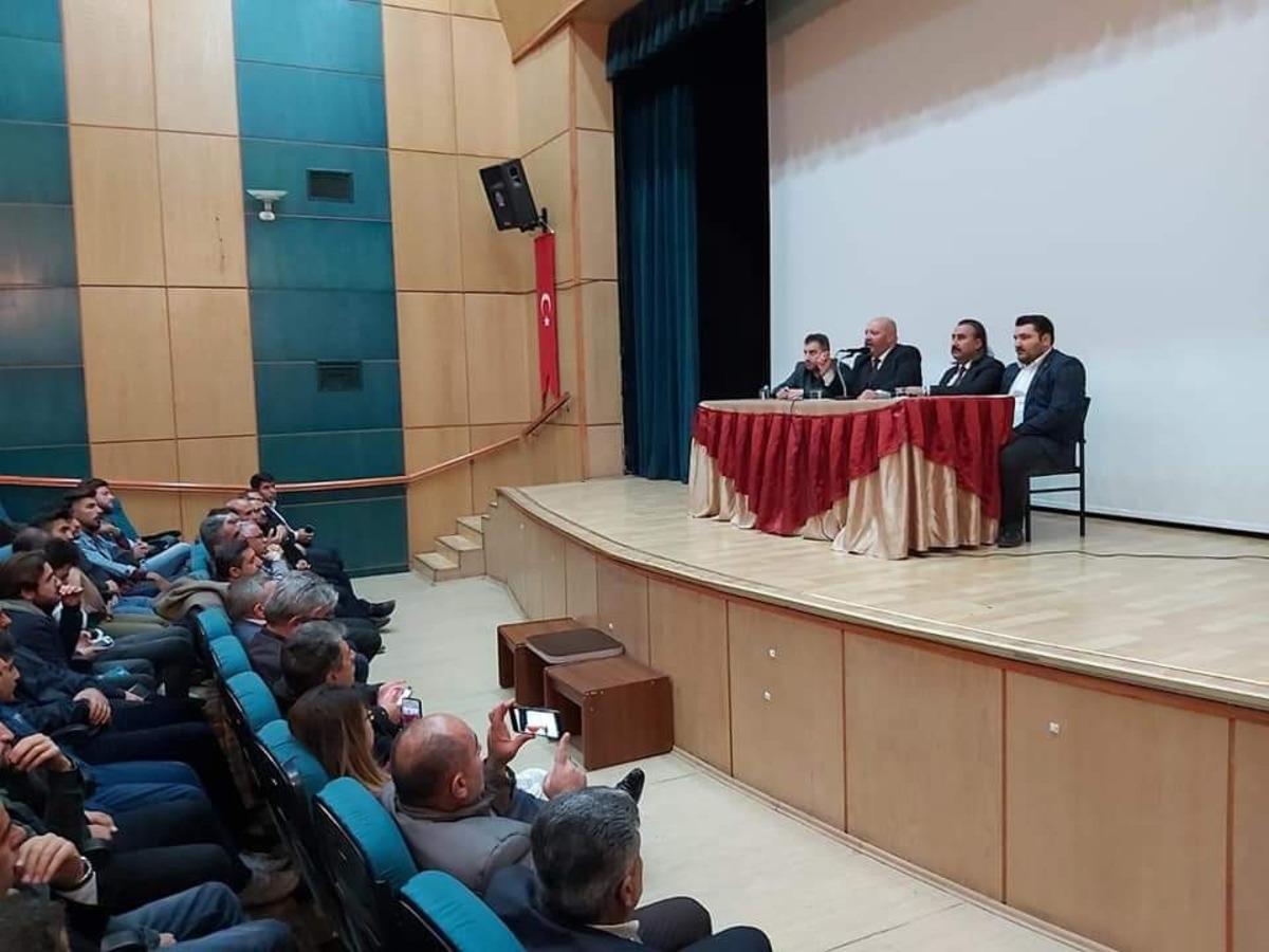 Bitlis Medeniyet Platformu&rsquo;ndan "Neler oluyor" konferansı