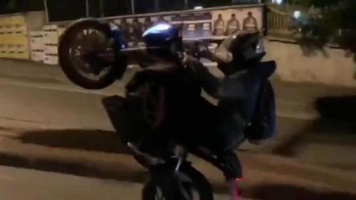 Trafikte ter&ouml;r estirip sosyal medyadan paylaştı!