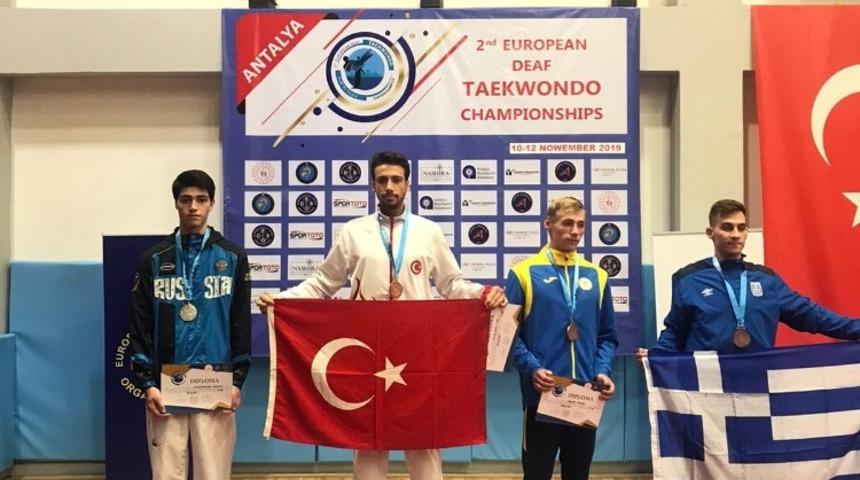 İşitme engelli milli sporcu Ahmet Hakan Tuna, Avrupa şampiyonu oldu