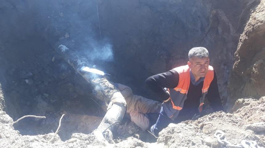 Hakkari&rsquo;de i&ccedil;me suyu isale hattı patladı