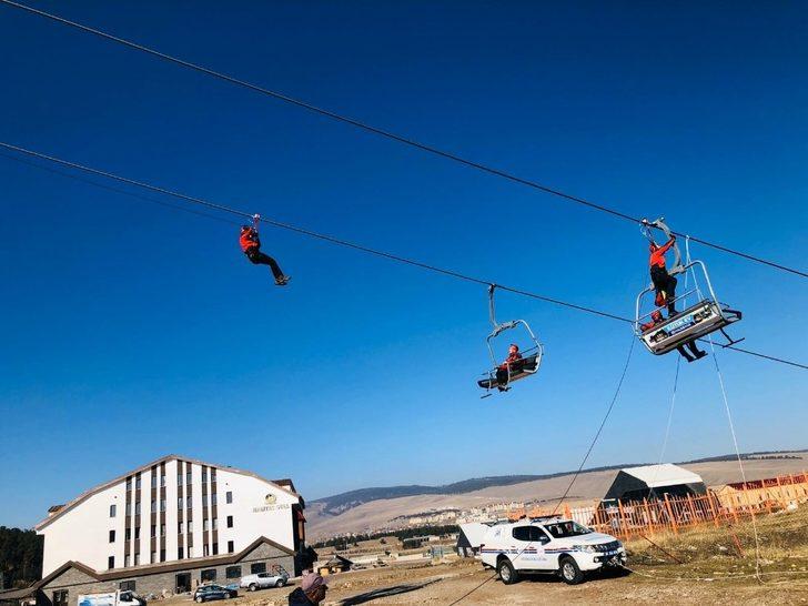 Sarıkamış Kayak Merkezi’nde teleferikte kurtarma tatbikatı G2