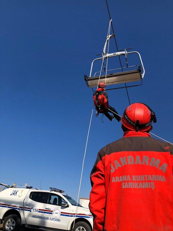 Sarıkamış Kayak Merkezi’nde teleferikte kurtarma tatbikatı G5