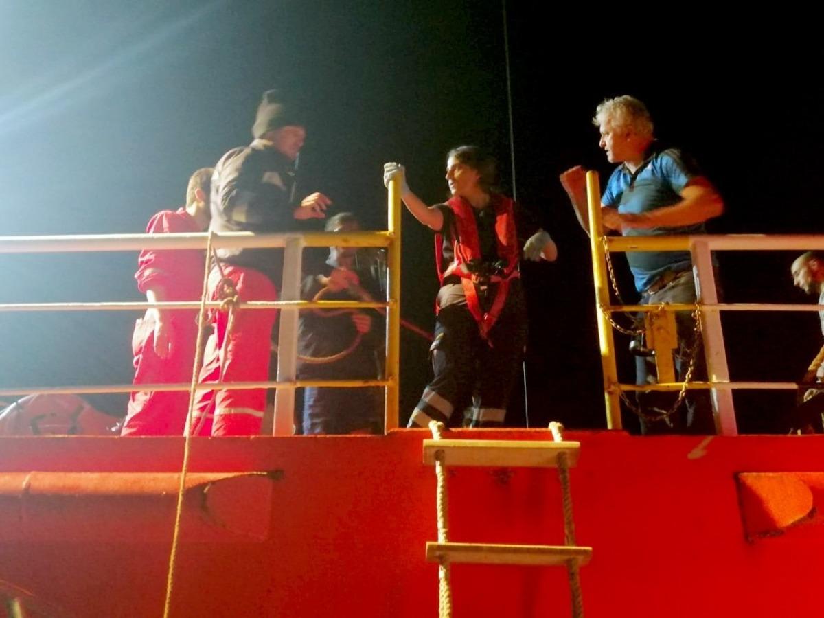 Sahil G&uuml;venlikten uluslararası sularda &lsquo;Tıbbi tahliye&rsquo;