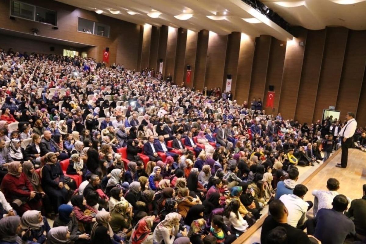 Hayati İnan&ccedil;&rsquo;tan konferans