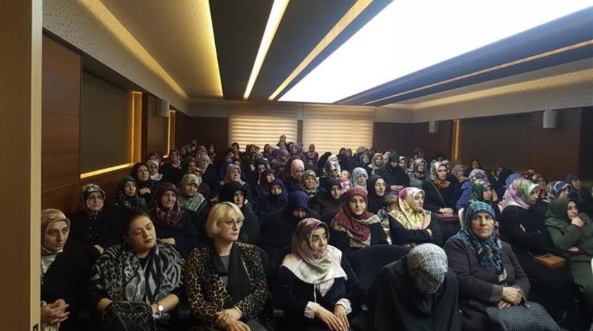 Bayburt&rsquo;ta &ldquo;Peygamber Efendimiz ve Aile&rdquo; konulu konferans d&uuml;zenledi