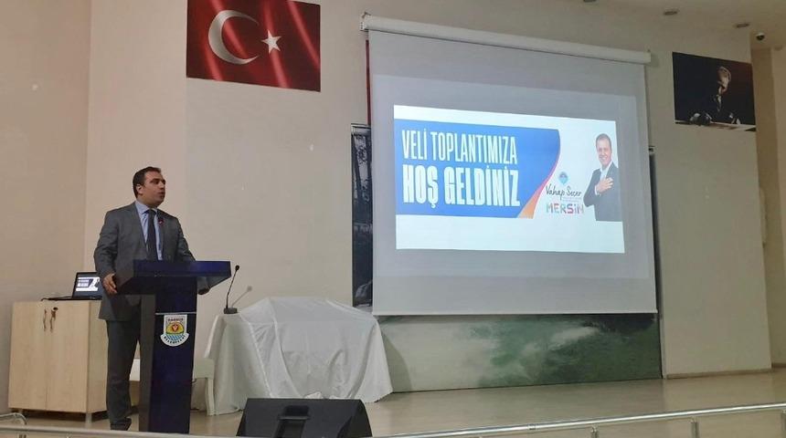 Mersin B&uuml;y&uuml;kşehir Belediyesi, eğitim s&uuml;recine ilişkin velileri bilgilendirdi