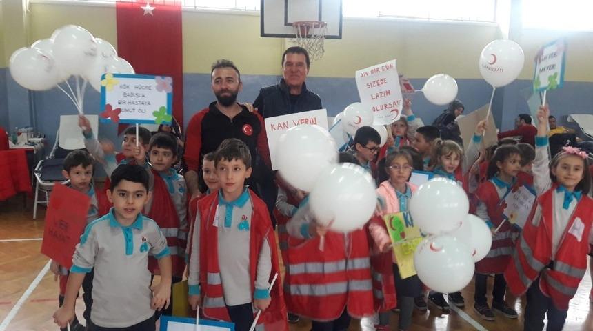 İlkokulu &ouml;ğrencileri 225 &uuml;nite kan topladı