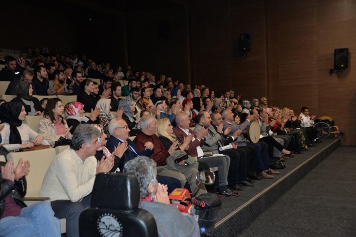 Hendek&rsquo;te keyif dolu şiir gecesi