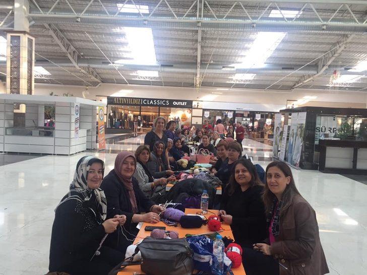 Bozüyük’te kursiyerler örüyor, minik kalpler ısınıyor G2