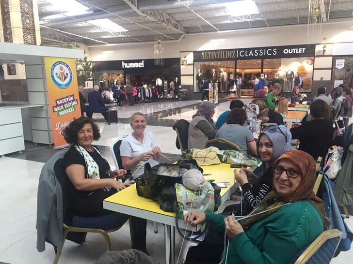 Bozüyük’te kursiyerler örüyor, minik kalpler ısınıyor G3