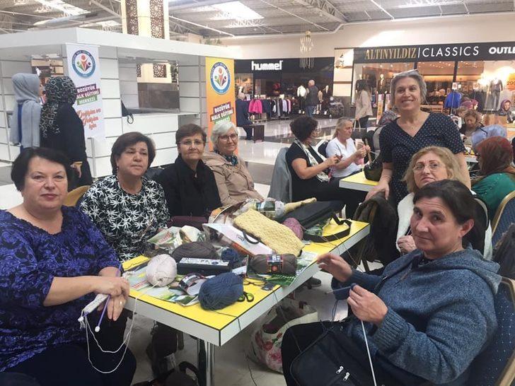 Bozüyük’te kursiyerler örüyor, minik kalpler ısınıyor G4