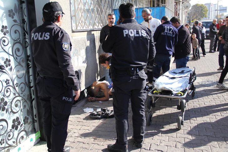Polise jiletle saldırdı, çıkan arbedede vuruldu G2