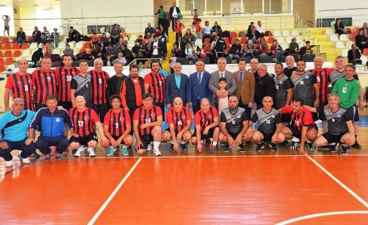 200 sporcu hentbol şenliğinde buluştu G2