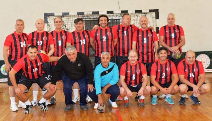 200 sporcu hentbol şenliğinde buluştu G3