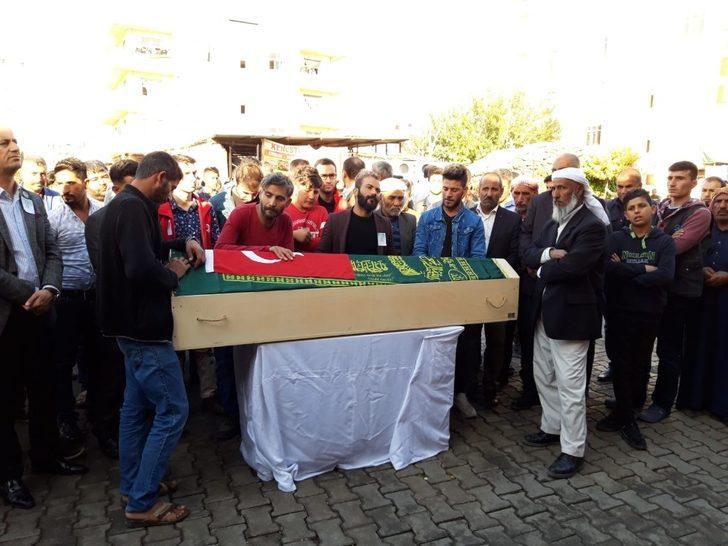 Akçakale’ye atılan roketle şehit olan vatandaş gözyaşlarıyla defnedildi G2