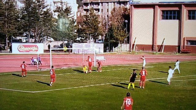 TFF 2. Lig Kırmızı Grup: GMG Kastamonuspor:  0 - Van Spor FK: 3