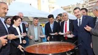 Şanlıurfa'da Ali Baba hayratı kapsamında kuru fasulye ve pilav dağıtıldı