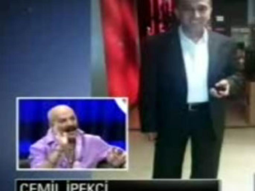 Cemil İpek&ccedil;i bana asıldı
