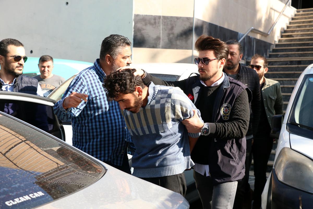 Son dakika! Pendik'te 3 kişiyi &ouml;ld&uuml;ren zanlı tutuklandı