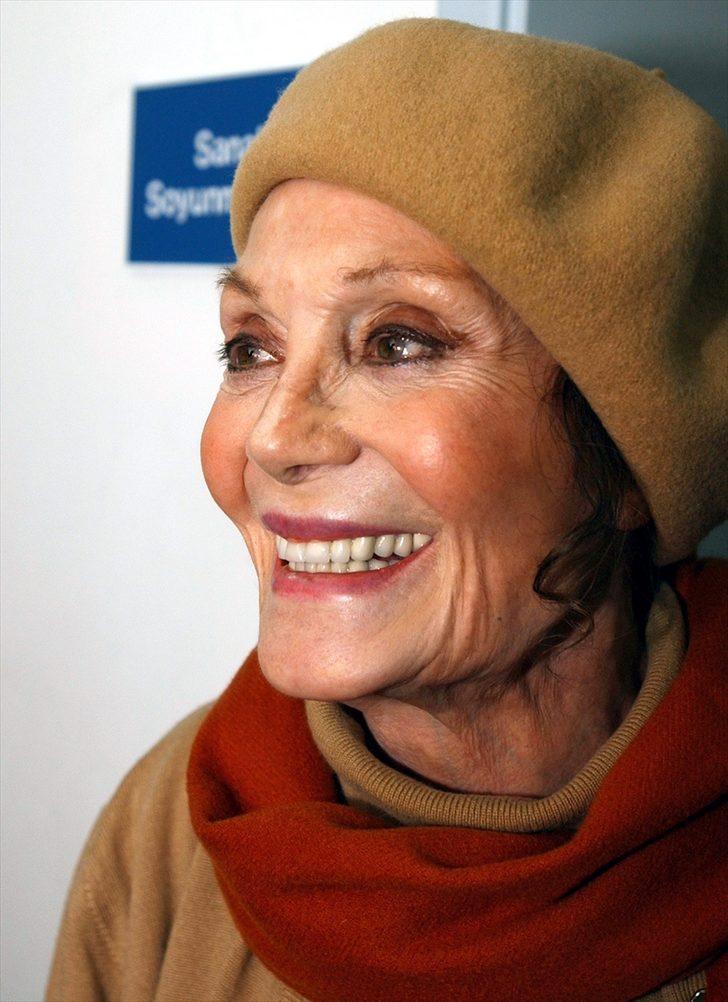 Yıldız Kenter tedavi gördüğü hastanede yaşamını yitirdi G5