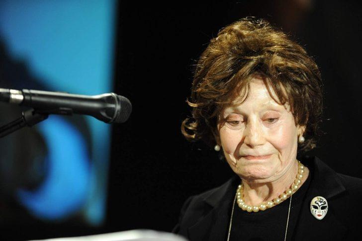 Usta tiyatrocu Yıldız Kenter, hayatını Kaybetti G1