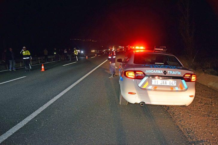 GÜNCELLEME - Bilecik'te uygulama noktasındaki uzman çavuşlara cip çarptı: 1 şehit, 1 yaralı G4