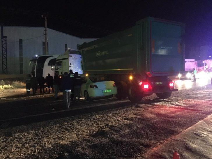 Hatay’da TIR ile otomobil çarpıştı: 5 yaralı G4