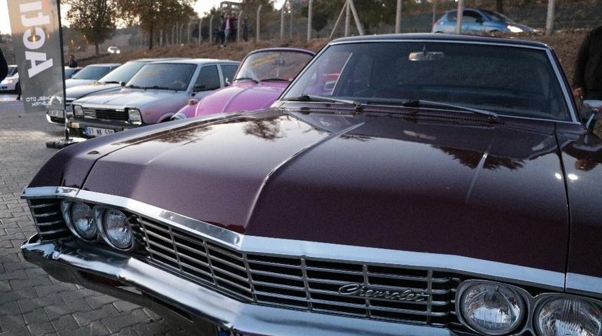 Kahramanmaraş'ta modifiye otomobil, motosiklet ve klasik araçlar sergilendi
