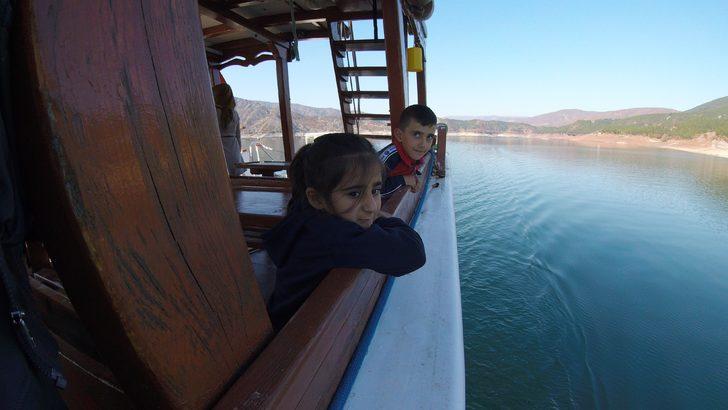 Deniz özlemlerini barajda giderdiler G1