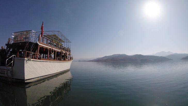 Deniz özlemlerini barajda giderdiler G3