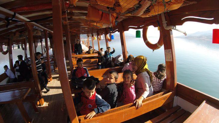 Deniz özlemlerini barajda giderdiler G4