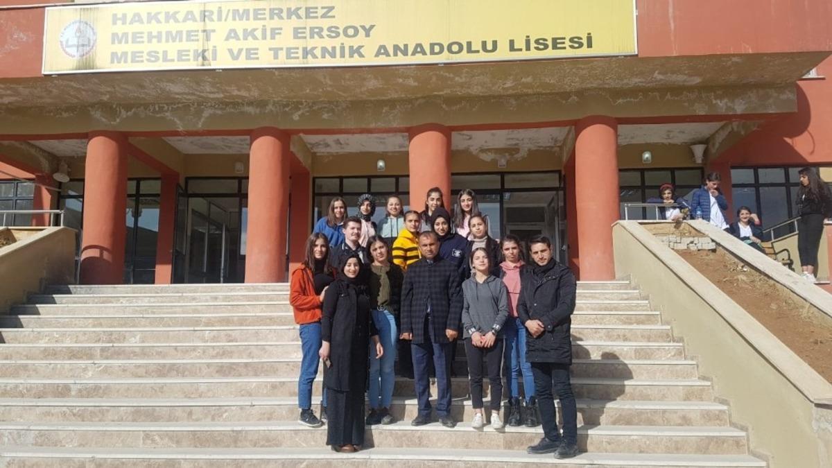 Hakkarili &ouml;ğrenciler T&uuml;rkiye birincisi oldu