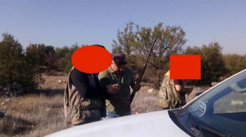 Avcılık belgesi olmadan avlanırken yakalandılar