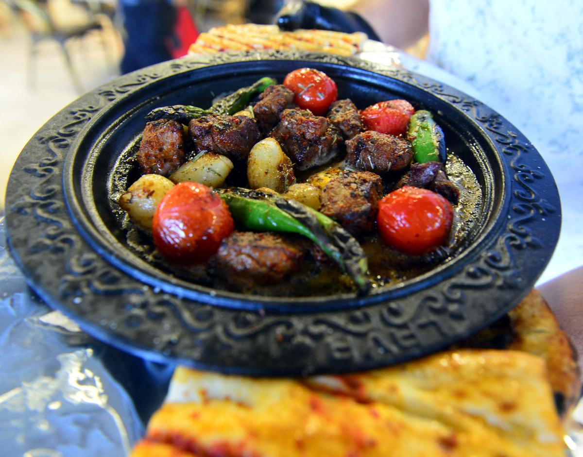 Adanalılardan tereyağlı lokum yemeğine yoğun ilgi