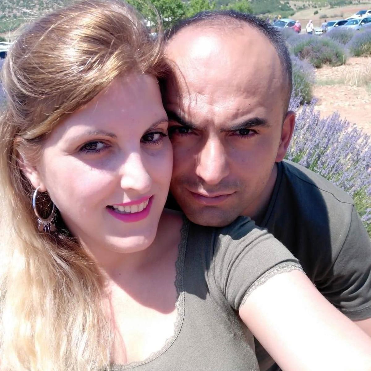 Uzman &ccedil;avuş ve eşi &ccedil;ocuklarının g&ouml;z&uuml; &ouml;n&uuml;nde &ouml;ld&uuml;r&uuml;lm&uuml;şt&uuml;! Yeni gelişme