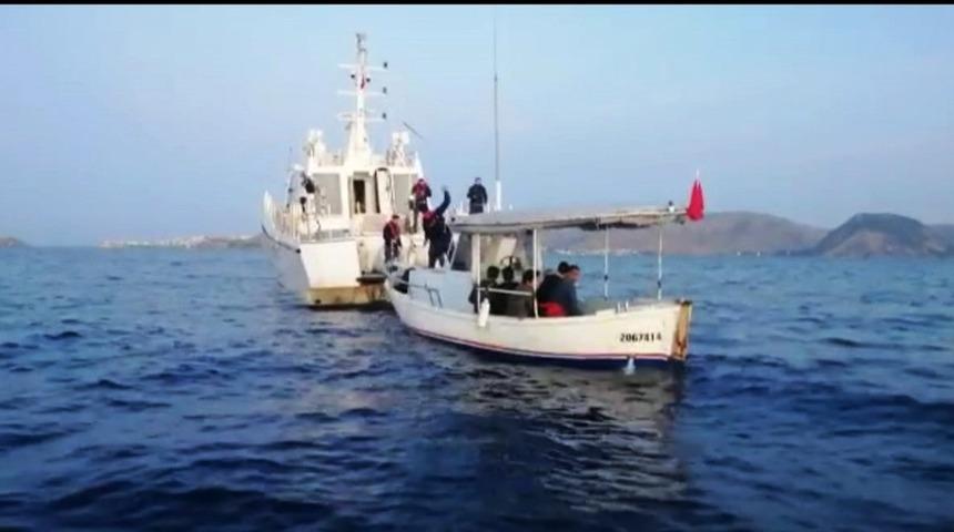 Balık&ccedil;ı tentesi ile ka&ccedil;maya &ccedil;alıştılar