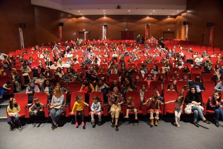 Çocuklar “Küçük Kara Balık” adlı oyun ile gönüllerince eğlendi G2