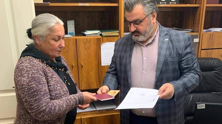 Gurbetçi kadının cenazesini yakılmaktan komşusu kurtardı