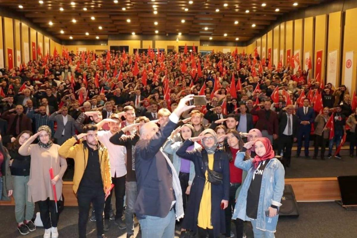 Mete Yarar: &ldquo;T&uuml;rkiye tarih yazıyor&rdquo;